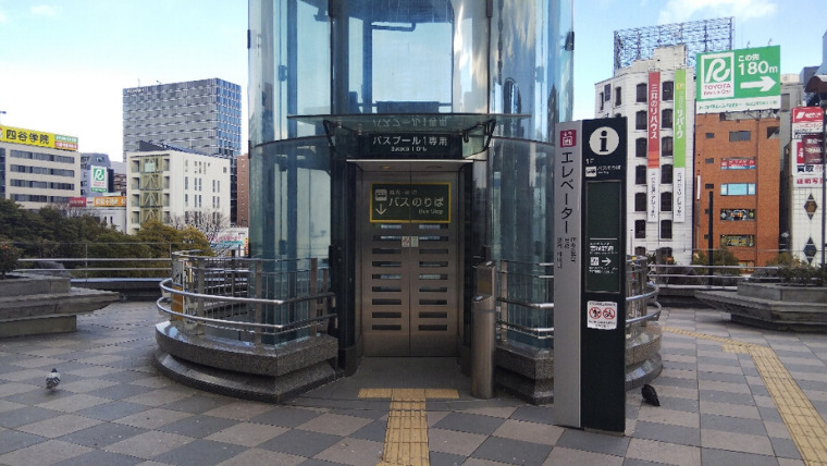 仙台駅東口送迎バス乗り場へのエレベーター
