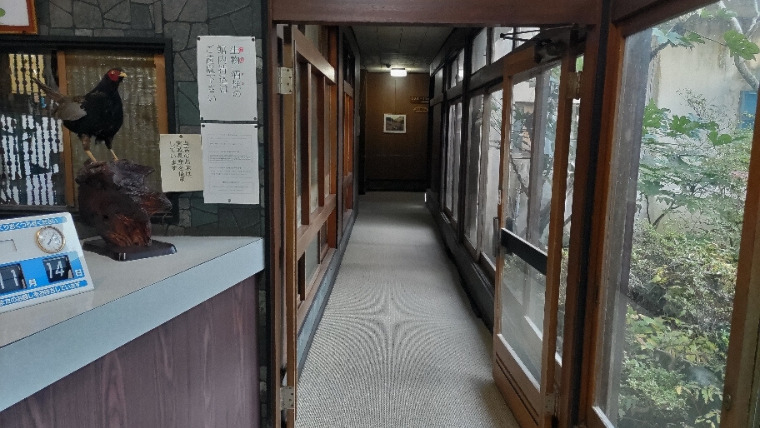 遠刈田・あづまや旅館1階通路