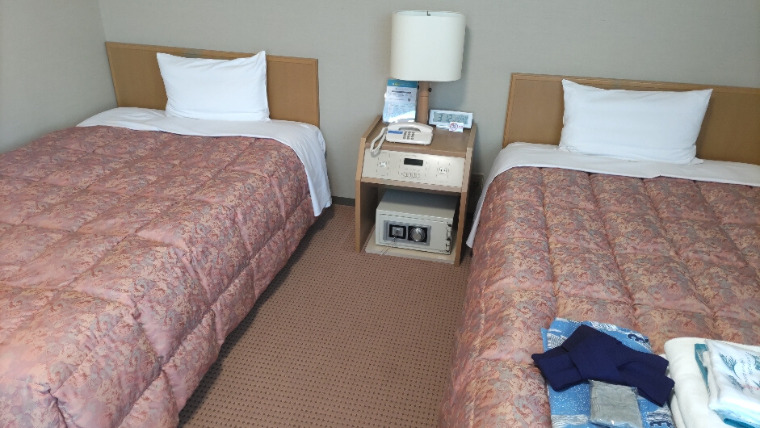気仙沼プラザホテル客室ベッド2